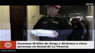 Detienen a 5 sujetos con 18 kg. de droga en La Victoria y Breña