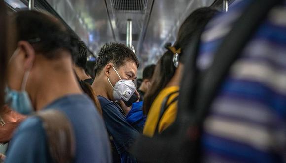 Coronavirus en Beijing, China | Ultimas noticias | Último minuto: reporte de infectados y muertos en Beijing lunes 22 de junio del 2020 | Covid-19. Un hombre protegido con mascarilla viaja en metro en hora punta en Beijing, China. (Foto: EFE/ Roman Pilipey).
