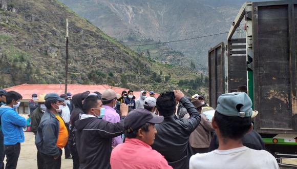 Después de 20 horas, los miembros de la comitiva de distribución de productos de la comuna de Quillo fueron liberados. (Municipalidad Distrital de Quillo)