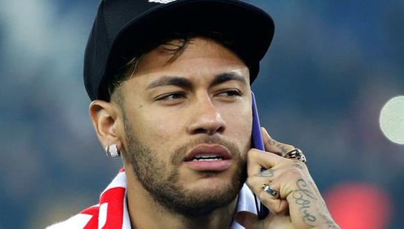 Mientras el Real Madrid lucha por fichar a Neymar y el PSG en retenerlo, el crack brasileño aseguró que anhela ser dirigido por Pep Guardiola. ¿Acaso se marchará al Manchester City? (Foto: EFE)