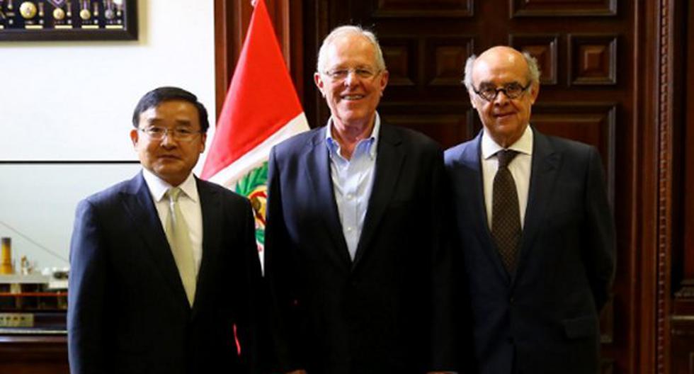 Presidente Pedro Pablo Kuczynski junto con el embajador de China en nuestro país, Jia Guide y el canciller Ricardo Luna. (Foto: Andina)