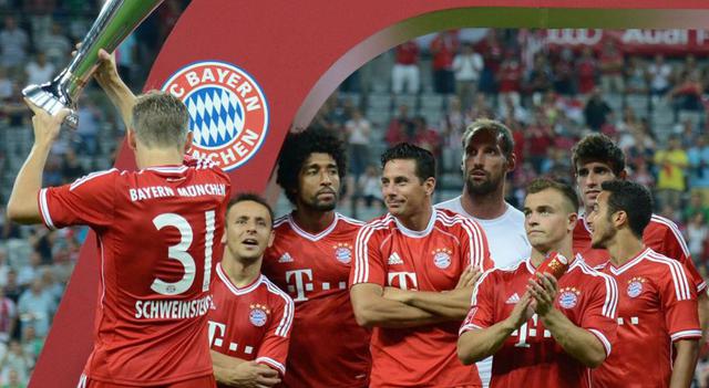 Claudio Pizarro y los títulos en su carrera. Foto: AFP/USI