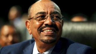 Presidente de Sudán abandona Sudáfrica por amenaza de detención