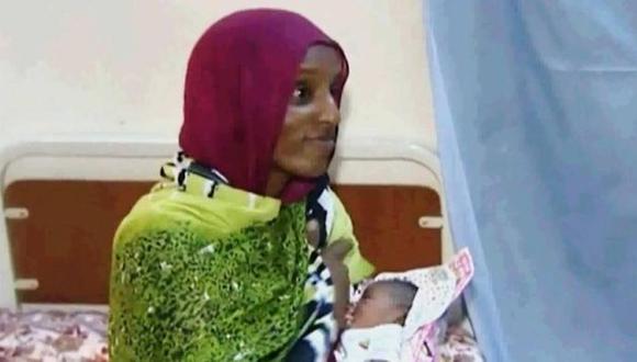 Meriam Jahia Ibrahim fue obligada a dar a luz encadenada. (Foto: AP)