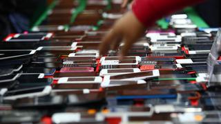 Mininter aprueba reglamento del registro de celulares para combatir comercio ilegal de equipos