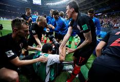 Inglaterra vs. Croacia: fotógrafo terminó debajo de los jugadores en el festejo del 2-1 de Mandzukic | VIDEO