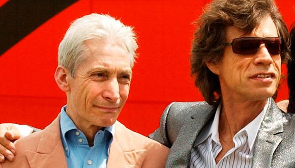 De izquierda a derecha, Charlie Watts y Mick Jagger en el Van Cortland Park del  Bronx, Nueva York; donde los Rolling Stones anunciaron un tour. Foto: STAN HONDA / AFP.