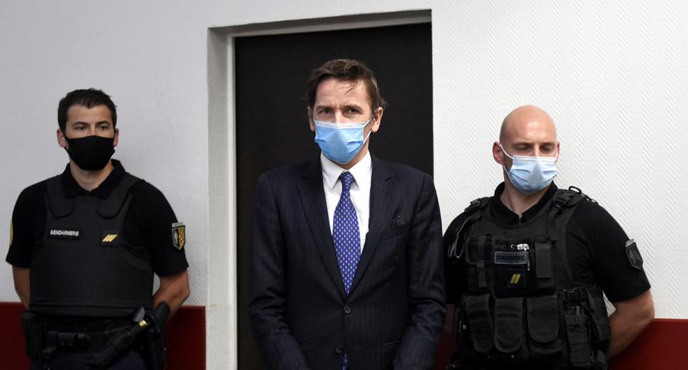 Remy Daillet (centro) al comienzo de su comparecencia ante el juez de libertades y detención en el tribunal de Nancy, Francia, en junio del 2021. (Foto: AFP)
