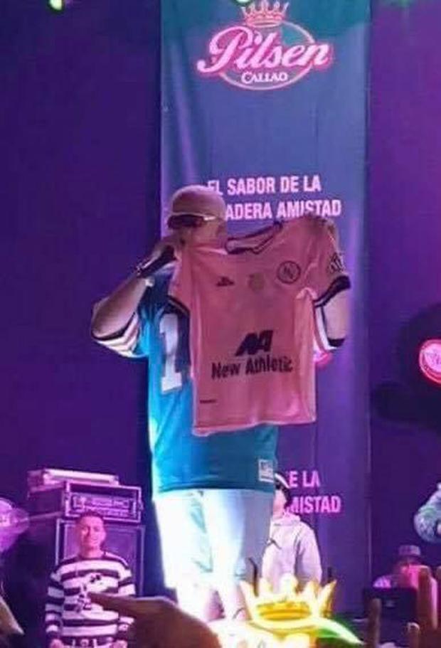 Bad Bunny at the Lizarraga del Callao stadium in celebration of the 90 years of the Sport Boys club.  (Photo: A&D Productions)