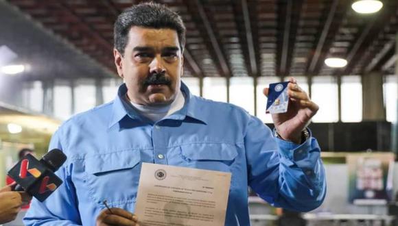 Venezuela: Nicolás Maduro compra su primer "lingotico" de oro.