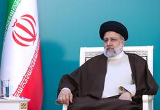 La televisión de Irán emite rezos por el presidente Raisi, mientras continúa su búsqueda de helicóptero