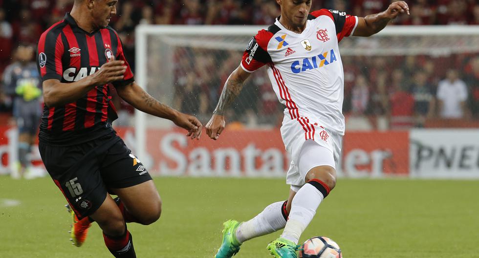 Atlético Paranaense no tuvo problemas para imponerse al Flamengo por la Copa Libertadores. (Foto: EFE)