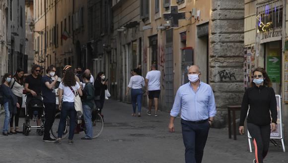 En países como Italia, se han iniciado medidas para el desconfinamiento. (Foto: Filippo MONTEFORTE / AFP)