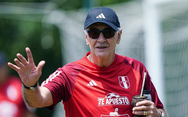 Jorge Fossati debutará como técnico de Perú a fines de marzo | Foto: FPF