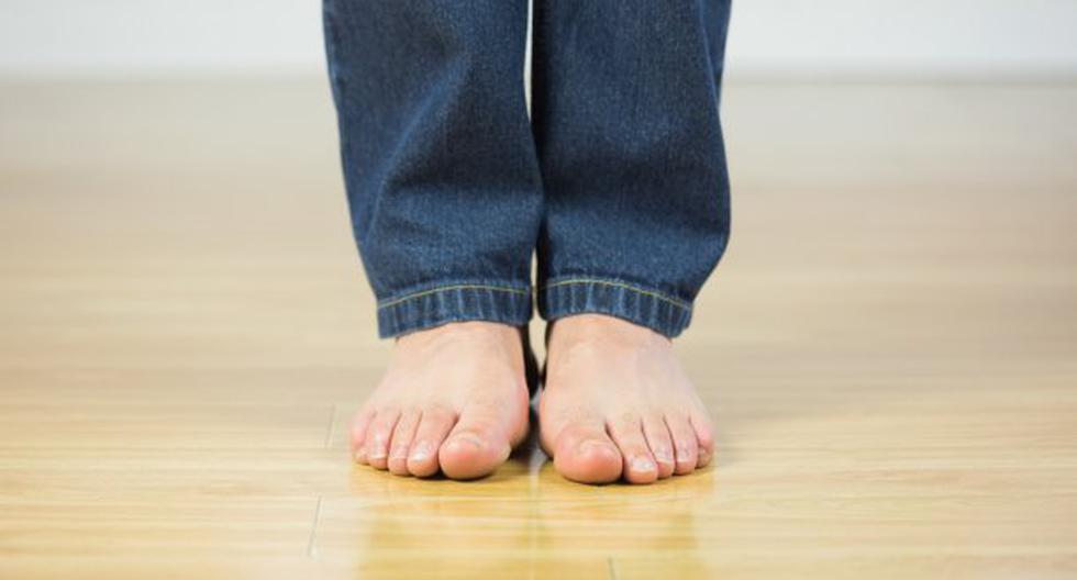 Tener pie plano puede producirnos dolor al caminar. (Foto: ThinkStock)