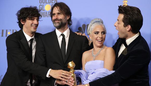 Anthony Rossomando, Andrew Wyatt, Lady Gaga y Mark Ronson en los Globos de Oro 2019. (Foto: Agencias)