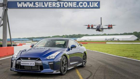 Nissan GT-R vs drone ¿Quién gana? [VIDEO]