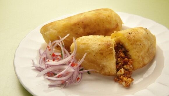 Empanada de yuca rellena de cecina