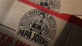 Fundador de Papa John's demanda a su propia cadena de pizzerías