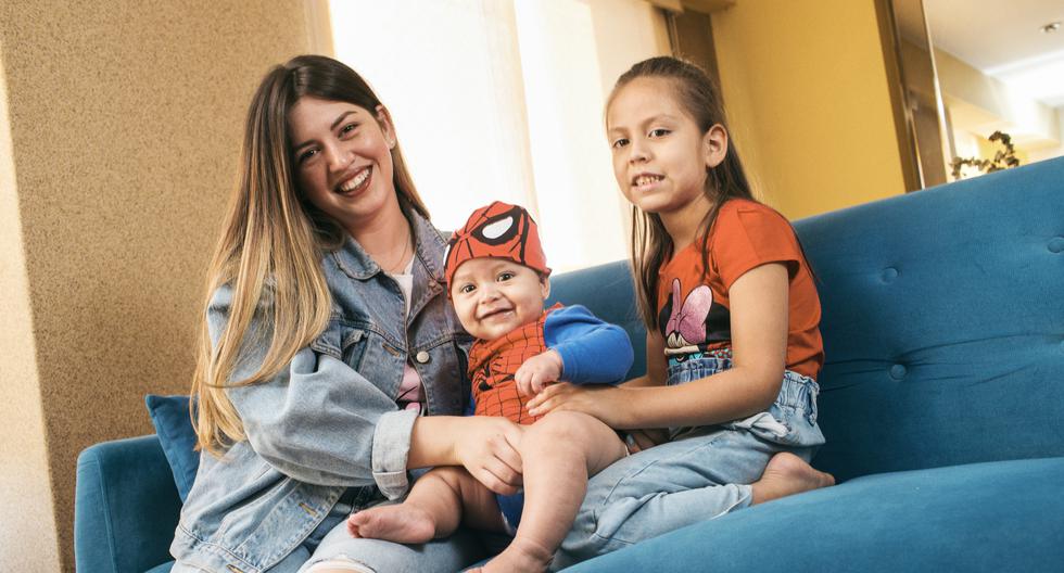 Stephanie Guerra, la primogénita Cayetana (7) y Vasco, de cinco meses de edad.