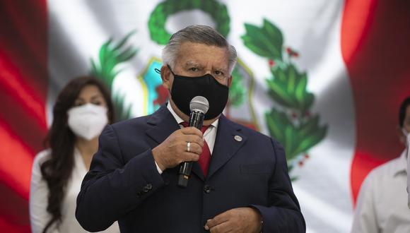 El líder de Alianza para el Progreso también aseguró que ni su hijo Richard Acuña ni el excongresista Luis Valdez le dijeron que el periodista quería hablar con él. (Foto: El Comercio)