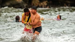 Policía de Salvataje rescató del mar a 95 personas solo el primer día del año
