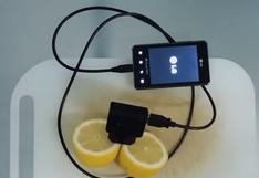 YouTube: así es como se "carga" un teléfono celular con un limón