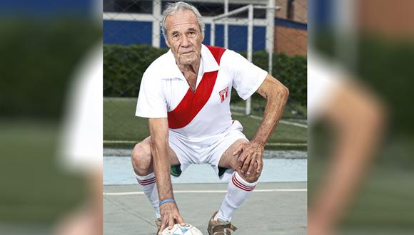 Antes y ahora, Enrique Casaretto, eterno amante del fútbol. (Foto: Edwin Zapata)
