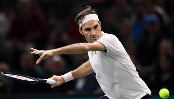 Federer venció a Nishikori y accedió a las semifinales del Masters de París. (Foto: AFP)