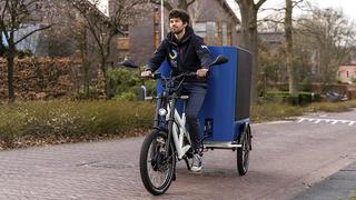 SunRider, una bicicleta eléctrica que usa la energía solar para el servicio delivery