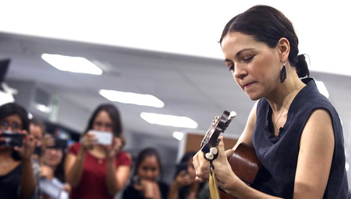 Natalia Lafourcade en una sesión acústica desde "El Comercio"