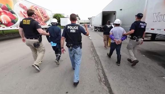 Estados Unidos: Arrestan a 146 inmigrantes indocumentados en redada masiva en procesadora de carne en Ohio.