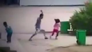 China: Hombre ataca a niños con un machete [VIDEO]