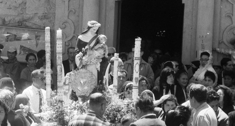 Peregrinación y procesión en homenaje a la santa limeña realizados en Santa Rosa de Quives, un 4 de setiembre de 1960. (Foto: GEC Archivo Histórico)