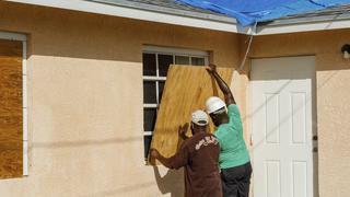 Huracán Isaías toca tierra en Bahamas, provoca inundaciones y deja a parte del país sin electricidad