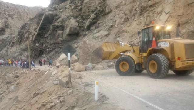 Arequipa: deslizamiento bloquea carretera Panamericana Sur en Ocoña
