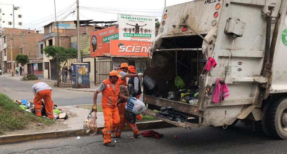 Los trabajadores de limpieza de San Juan de Miraflores recogen la basura en diversos puntos del distrito. (Foto: Difusión)
