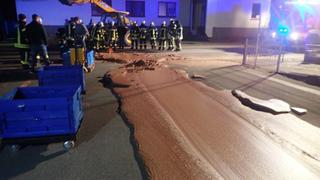 Una tonelada de chocolate líquido bañó una calle de Alemania