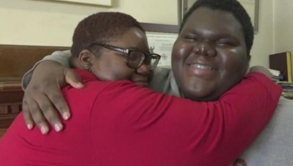 Dylan Chidick dejó a los 7 años su natal Trinidad y Tobago junto a su madre y hermanos en busca de un futuro mejor y una década después, la vida empieza a sonreírle. (Foto: CBS New York en YouTube)