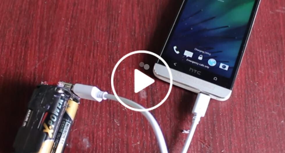 ¿Se puede cargar un smartphone con 4 pilas? Video ya tiene cerca de 200 mil reproducciones. Mira este sensacional truco. (Foto: Captura)