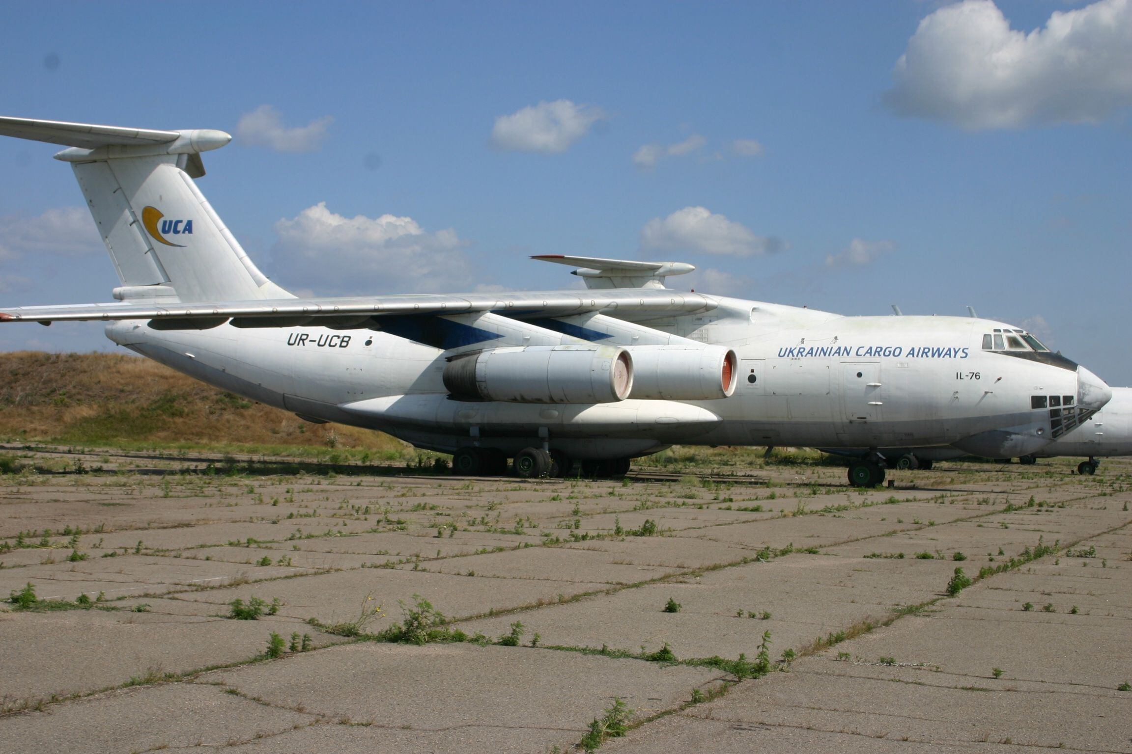El avión de Aerolíneas de Carga Ucranianas que protagonizó el accidente del 2003 en una fotografía captada en el 2007, en el aeropuerto internacional ucraniano de Zaporizhia. 