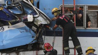 FOTOS: impactantes imágenes del choque mortal de trenes en Argentina