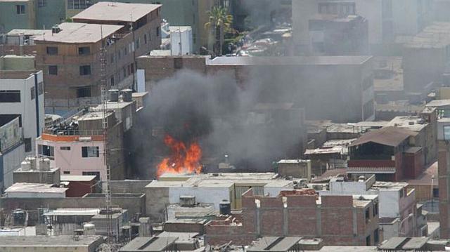 Breña: incendio destruyó dos casas en el Jr. Iquique - 1