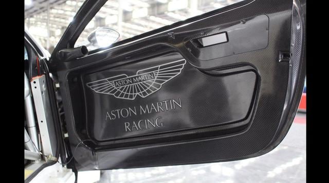 Este Aston Martin DBRS9 es un vehículo de competición que ha recorrido tan solo 245 km. (Fotos: Aston Martin).