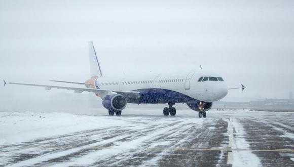Se espera que estas interrupciones y cancelaciones de vuelos por la tormenta invernal se den desde el miércoles por la tarde hasta el jueves. (Foto: Shutterstock)