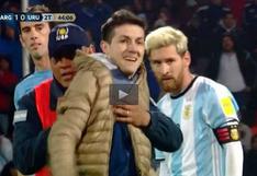 Argentina vs Uruguay: hincha barre a Lionel Messi y casi lo lesiona