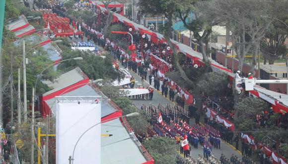 Miles de peruanos se congregaron este sábado para el gran desfile cívico-militar por motivo de las Fiestas Patrias. Foto: GEC