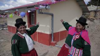 Heladas y friaje en Puno: entregan 32 casas térmicas a población de Ilave para soportar clima