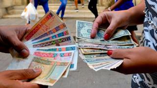 Por qué Cuba suspendió los depósitos de dólares en efectivo en la isla (y cómo afectará a la población) 