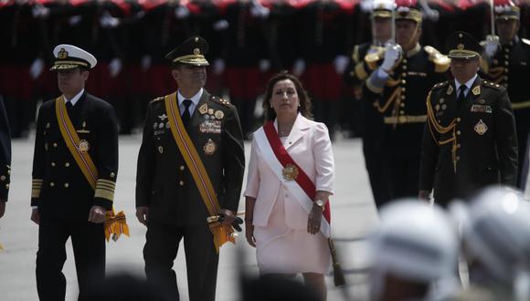 Dina Boluarte participó en ceremonia del Ejército